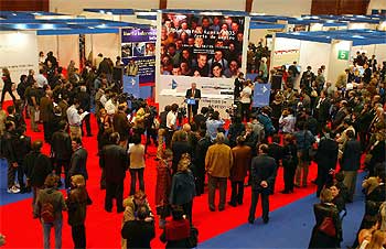 Una feria de empleo con ausencias