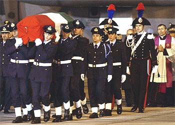 Llegan a Italia los cuerpos de las víctimas en Nasiriya