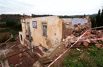 Se derrumba una masía en Móra la Nova