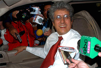 El embajador de México ante la ONU, Adolfo Aguilar, habla con los periodistas el pasado lunes en México DF.