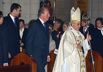 El Rey celebra en la catedral de Madrid los 25 años del Papa