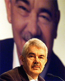 Pasqual Maragall, ayer, durante su intervención en la sede del PSC. rnrn CARLES RIBAS