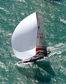 El  Alinghi,  campeón vigente.