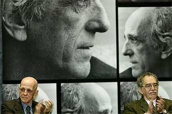 Rubem Fonseca, a la izquierda, y Gabriel García Márquez, ayer en Guadalajara.