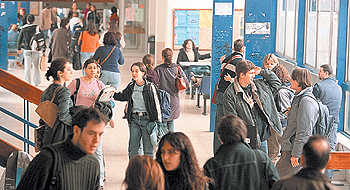 Alumnos de la Facultad de Filosofía de la Universidad Autónoma de Madrid.