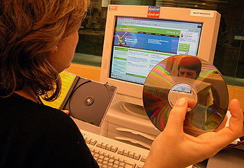 Once millones de personas se bajarán música en Internet en todo 2006, según IDC.