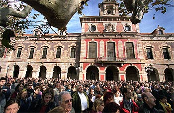 Un millar de personas reclaman un Gobierno de izquierdas