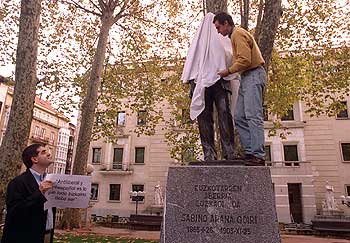 Una sábana contra Arana