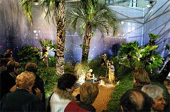 Un belén moderno por fuera y clásico por dentro