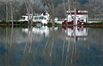 EL LAGO DE BANYOLES SE DESBORDA