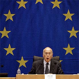 Giscard d'Estaing, durante la apertura de la Convención Europea.