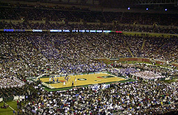 78.129 ESPECTADORES EN UN PARTIDO DE BALONCESTO.
