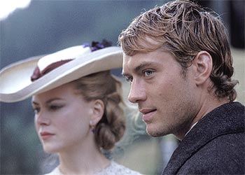 Nicole Kidman y Jude Law, en una escena de  Cold mountain .