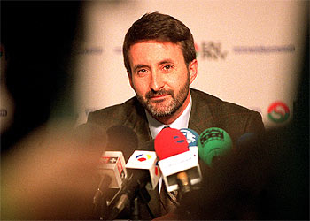 Josu Jon Imaz, durante la rueda de prensa de ayer en Vitoria.