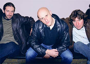 Jorge Martínez, en el centro, con el resto de su banda.