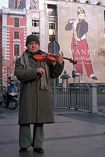 EMULANDO AL NIÑO DEL PÍFANO.