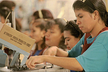 Trabajadoras de una fábrica de propiedad norteamericana en la localidad de Reynoso (México).