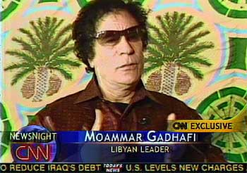 El líder líbio, Muammar el Gaddafi, durante la entrevista emitida por la cadena de televisión CNN.