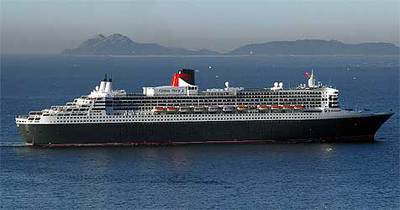 El 'Queen Mary 2' hace escala en Vigo.