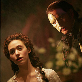 Gerard Butler y Emmy Rossum, durante el rodaje de  El fantasma de la ópera .