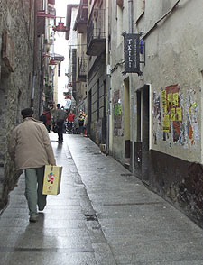 La calle de Hernani donde fue detenido el etarra Gorka Loran Lafourcade.