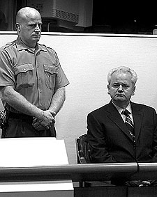 Milosevic, durante la vista oral en el tribunal penal de La Haya.