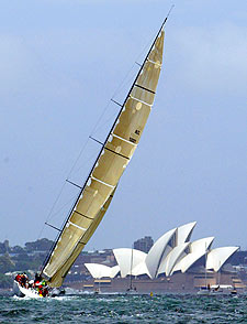 El  maxi Zana,  con la Ópera de Sidney al fondo.