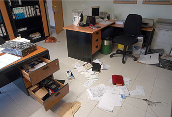 Estado que presentaban ayer las oficinas de la empresa Naranjax.