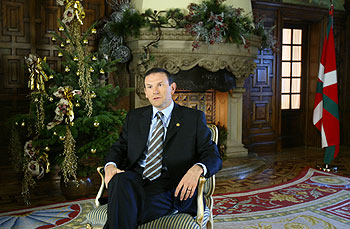 El  lehendakari,  Juan José Ibarretxe, durante su mensaje de Nochevieja.