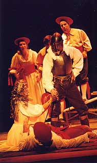 Un momento en la representación del 'Quijote', de L'Om-Imprebís, dirigido por Santiago Sánchez.