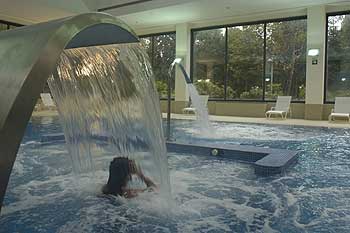 Balneario de aguas sulfuradas de Guitiriz, en Lugo, con 4.000 metros cuadrados dedicados a centro   spa.  