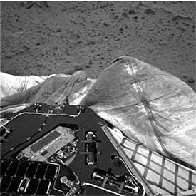 Imagen tomada por el  Spirit  que muestra un  airbag  mal plegado.