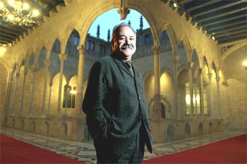 Josep Lluís Carod,   conseller en cap  del Gobierno de la Generalitat, en el claustro del palacio donde tiene su sede el Ejecutivo catalán.