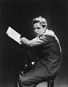 Marlon Brando, fotografiado por Cecil Beaton en 1946 para  Vogue .