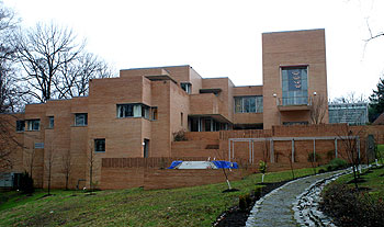 Residencia oficial del embajador español en Washington realizada por Rafael Moneo.