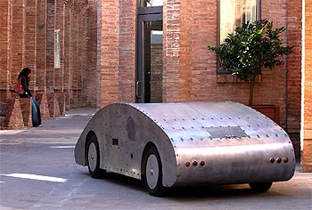  Ingenio,  obra realizada en 1993 por el artista portugués Miguel Palma que se exhibe en Caixafòrum.