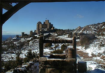 Una vista del castillo de Loarre (Huesca) tras la nevada que cayó la madrugada del domingo. rnrn C. M.