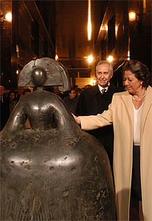 Valencia estrena su primera escultura de Valdés