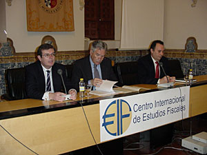 Álvaro Rodríguez Bereijo participa en los Cursos de Postgrado en Derecho para Iberoamericanos