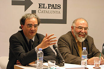 Jordi Oliveras y Jaume Pagès, el viernes en el Aula EL PAÍS. rnrn MARCEL.LÍ SÁENZ