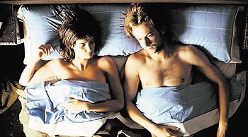 Paz Vega y Tristán Ulloa, en  Lucía y el sexo , de Julio Medem.