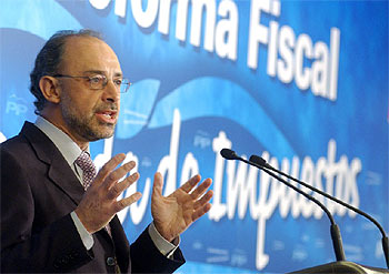 El ministro de Hacienda, Cristóbal Montoro, en un acto reciente.