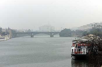 La niebla retrasó vuelos en Sevilla
