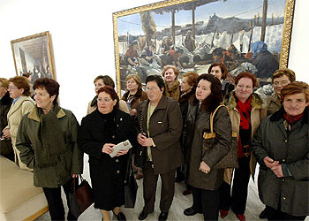Visita al Museo de Bellas Artes organizada por el Instituto Asturiano de la Mujer.