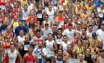Una imagen del maratón de Valencia, disputado ayer por las calles de la ciudad.