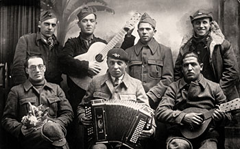 La Universidad Regional presenta una exposición sobre documentos inéditos de las Brigadas Internacionales