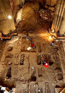 Un aspecto de las excavaciones en la Iglesia del Salvador.