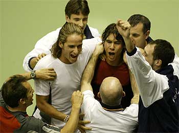 LOS 'NIÑOS' SE DOCTORAN.