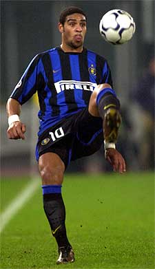 Adriano, en un partido de Copa con  la Juve  el pasado miércoles.