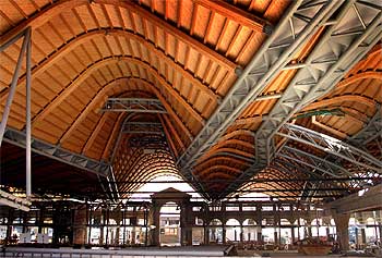 El nuevo techo ondulado del mercado de Santa Caterina